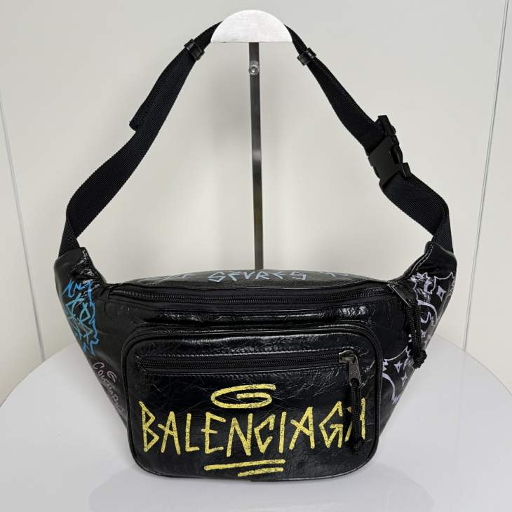 Picture of Balenciaga Handbags _SKUfw219657840fw